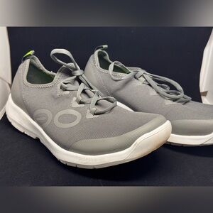 OOFOS Oomg Sport LS Recovery Sneakers - Gray 

Men’s size 10
